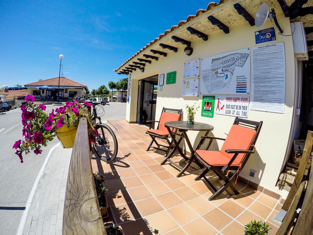 Bungalows Playa De Oyambre San Vicente De La Barquera Kültér fotó